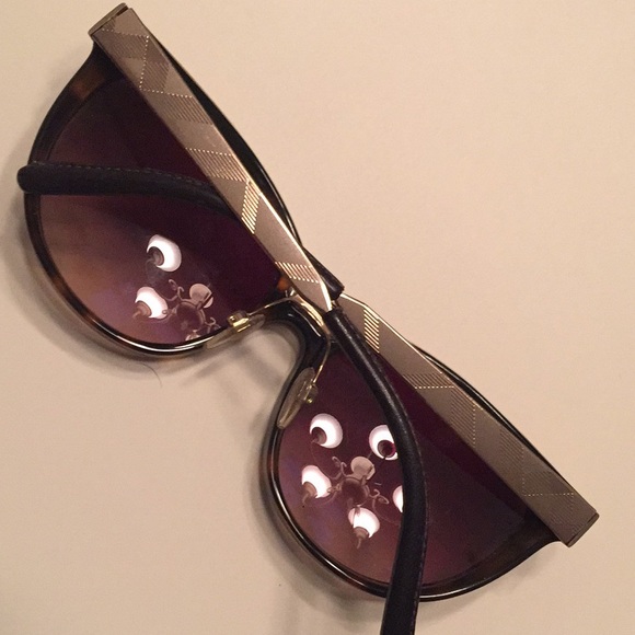Burberry Sunglasses - Picture 5 of 8